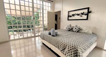 Casa Diamante : 4 Bedrooms + Private Swimming Pool and 2 Premium Suites