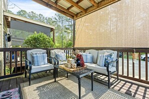 Property grounds - Getaway on Gatewood-1K, 1Q, 2.5 bath, parking, 5 min to AU, I-85, Games (Auburn)