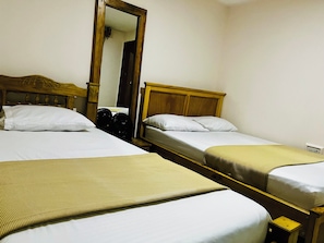 Standard Twin Room | Soundproofing, free WiFi, bed sheets
