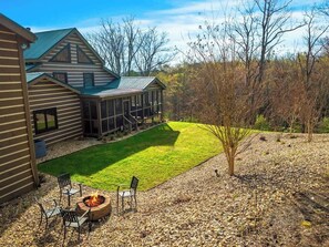 Property grounds - Luxury, Chalet with Private Suite, Secluded, and HotTub (Cosby)