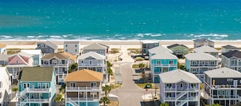 See the Ocean, Hear the Waves @ BeeHappy Getaway! NEW Listing! Elevtr, Htd Pool