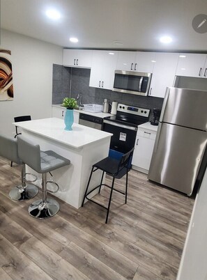 Private kitchen - Cozy 2 bedroom basement suite (Edmonton)