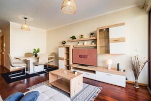 TV - GuestReady - Apartment with pool in Garajau (Caniço)