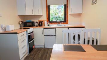 Cookware/dishes/utensils