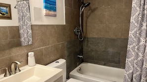 Comfort Double Room, Patio, Garden View | Bathroom