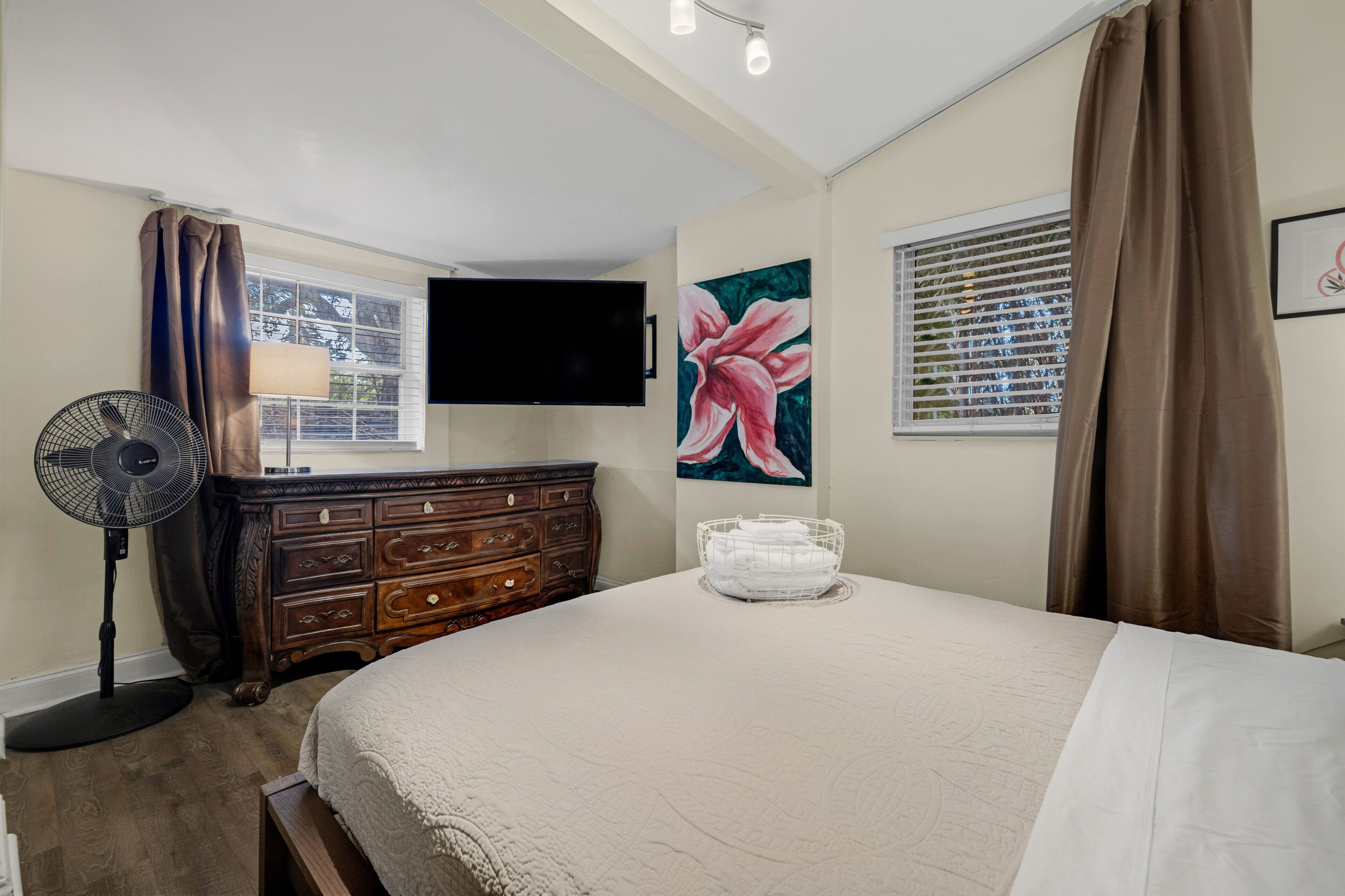 Blackout curtains, iron/ironing board, free WiFi