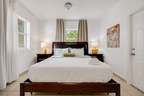 Art King Suite With Priv Bath