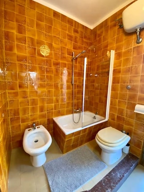 Towels, soap, toilet paper