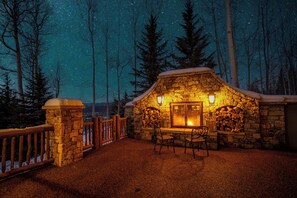 Terrace/patio - Family Lodge Retreat - Private Concierge Included! (Aspen)