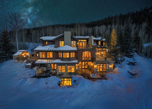 Family Lodge Retreat - Private Concierge Included!