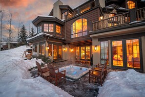 Terrace/patio - Family Lodge Retreat - Private Concierge Included! (Aspen)
