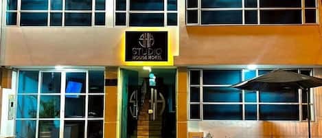 Standard Twin Room, Non Smoking, Pets Allowed | Exterior detail