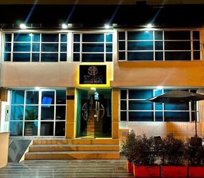 Chambre Standard avec lits jumeaux, non-fumeur, animaux de compagnie acceptés | Détail de l’extérieur