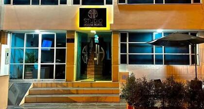 Studio House Hotel