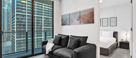 LĂ€genhet - balkong - utsikt mot staden | Vardagsrum