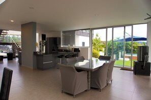 Dining - Vrbo Property (Peñol)