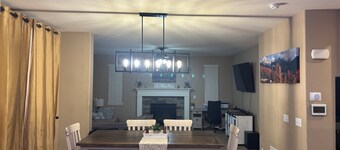 Quiet Private Room Near COS Airport, Military Bases & Downtown