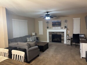 Smart TV, fireplace