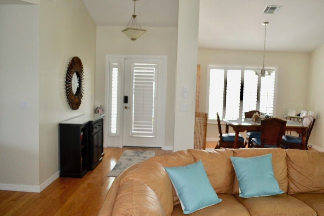 Smart TV, DVD player, books