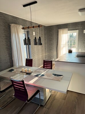 Dining - Cozy and private vacation home at Branitzer Park and near Cottbus Baltic Sea (Cottbus)