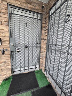 Property grounds - Spacious 3BR Apartment Near NYC • Free Parking • Fast WiFi (Newark)