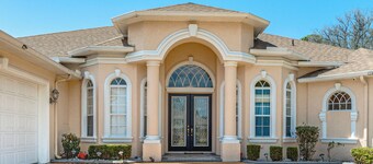 Pool & Lanai! Sophisticated Spring Hill Stay