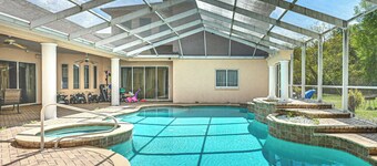 Pool & Lanai! Sophisticated Spring Hill Stay