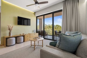 TV - Alik: Luxury 2BR Apt with Views, Rooftop & Pool (Cruz de Huanacaxtle)