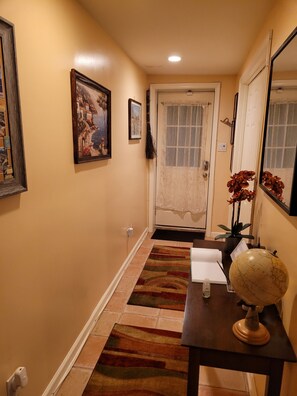 Interior - Serene 1-bedroom apartment in vibrant Washington (Washington)