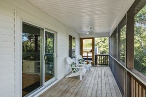 Terrace/patio - Sandpiper Hideaway - Easy Beach Access (Indian Beach)
