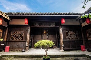 Unclassified image, 5 of 88, button - Langzhong Lijia Quadrangle Inn (Langzhong)