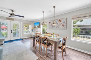 Dining - Salty by Nature | Private Pool | Golf Cart(LSV) | Close to Beach (Destin)