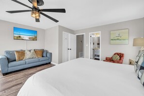 4 bedrooms, iron/ironing board, travel cot, free WiFi - Salty by Nature | Private Pool | Golf Cart(LSV) | Close to Beach (Destin)