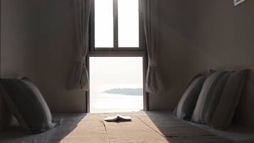 2 bedrooms, iron/ironing board, internet, bed sheets