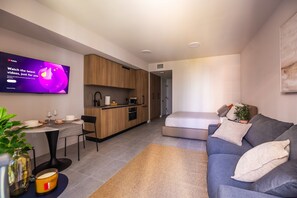 Living area - Stylish and cozy Brand New Apartment in Downtown Miami (Miami)