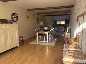 Dining - A little cocoon 5 minutes from Sedan (Illy)