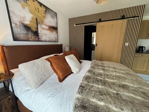 1 chambre, fer et planche à repasser, Wi-Fi, draps fournis
