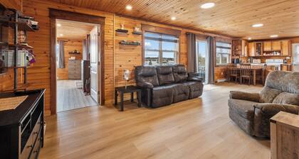 Beautiful 4 Bedroom Waterview Sunset Cottage