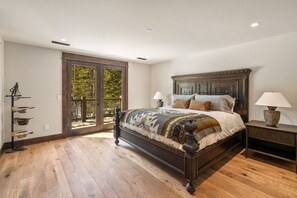 Desk, iron/ironing board, WiFi, bed sheets - *Newly Built* Luxury Designed Ski-In/Out Estate (Big Sky)