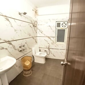 Habitación de lujo con 1 cama matrimonial o 2 individuales | Baño