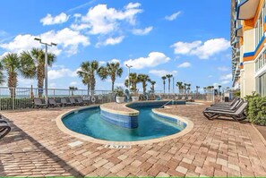 Pool - Fabulous 2-bedroom condo with AC in Myrtle Beach (Myrtle Beach)