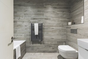 Bathroom - Stylish Wimbledon Flat with Balcony (London)