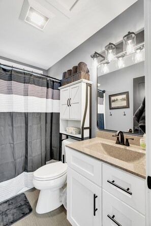 Bathroom - The Loft at Huron Shores, Golf Course Views & Relaxing Getaway (Port Sanilac)