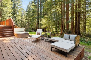 Terrace/patio - Deer Ranch, A Modern Redwood Sanctuary in Occidental (Occidental)