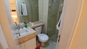 Towels, soap, toilet paper - High-end property with a heated pool for up to 5 people, 3 minutes from the Yellow Line (subway). (São Paulo)