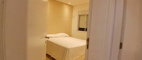 2 bedrooms, internet, bed sheets