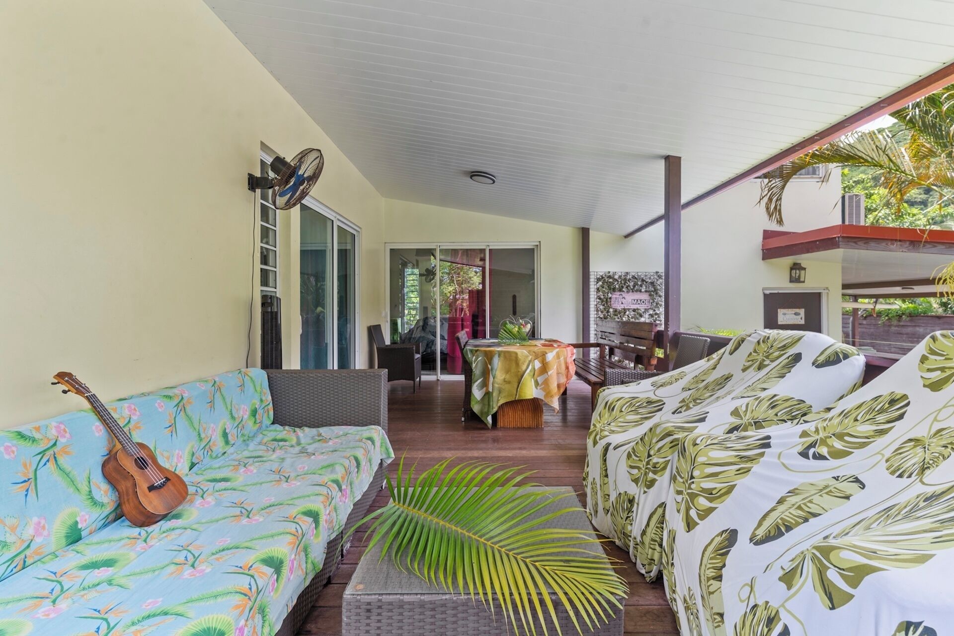 บ้านพัก, สระว่ายน้ำส่วนตัว | รับประทานอาหารกลางแจ้ง