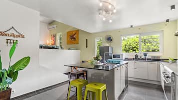 Hus, privat basseng | Eget kjøkken