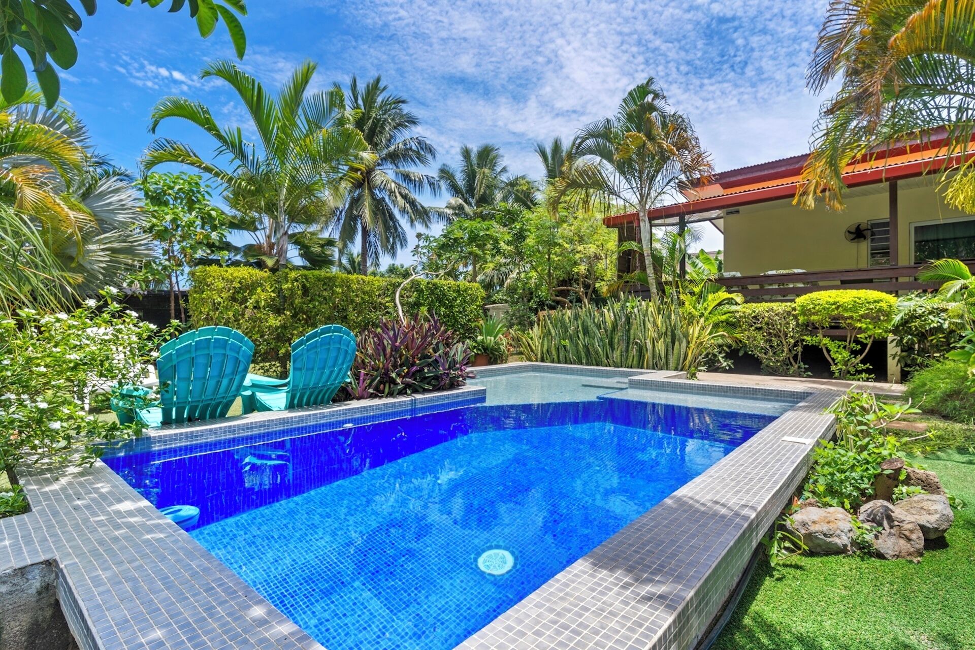 Casa, piscina privada | Piscina | Una piscina al aire libre