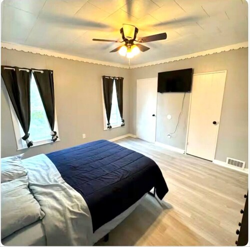 (H2) 2 Bdrm Apt Inner Harbor